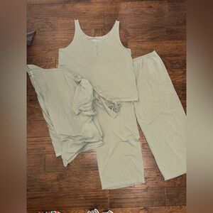 Women's Sleepwear Set in Light Gray/Green
